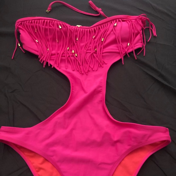 Bathing suit - Picture 1 of 1